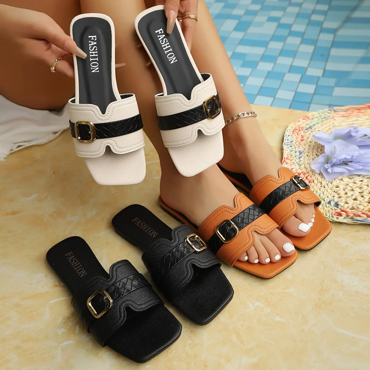 2026 Woman Flat Slippers Buckle Latch Design Sandals Casual Flat Slippers Summer Women Sandals Outdoors Comfort Shoes 456
2026 Woman Flat Slippers Buckle Latch Design Sandals Casual Flat Slippers Summer Women Sandals Outdoors Comfort Shoes 456