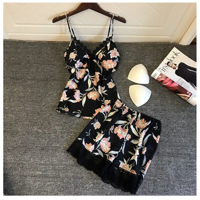 women's printed two-piece camisole pajamas Matching Pattern Two Piece Set Unified Style Home Suits
women's printed two-piece camisole pajamas Matching Pattern Two Piece Set Unified Style Home Suits