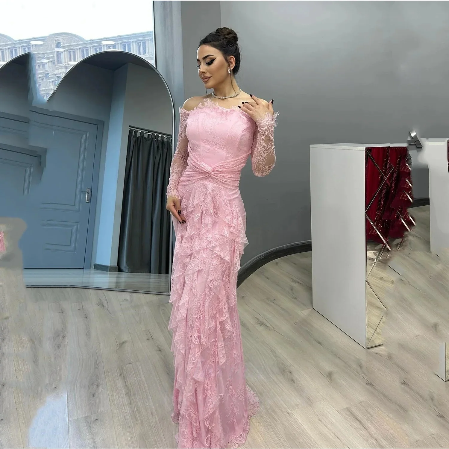 Pink Lace Long Sleeves Bespoke Occasion Gown Evening Dresses Prom Pastrol Unisex Jersey Retro Dubai Saudi Arabic Customized
Pink Lace Long Sleeves Bespoke Occasion Gown Evening Dresses Prom Pastrol Unisex Jersey Retro Dubai Saudi Arabic Customized