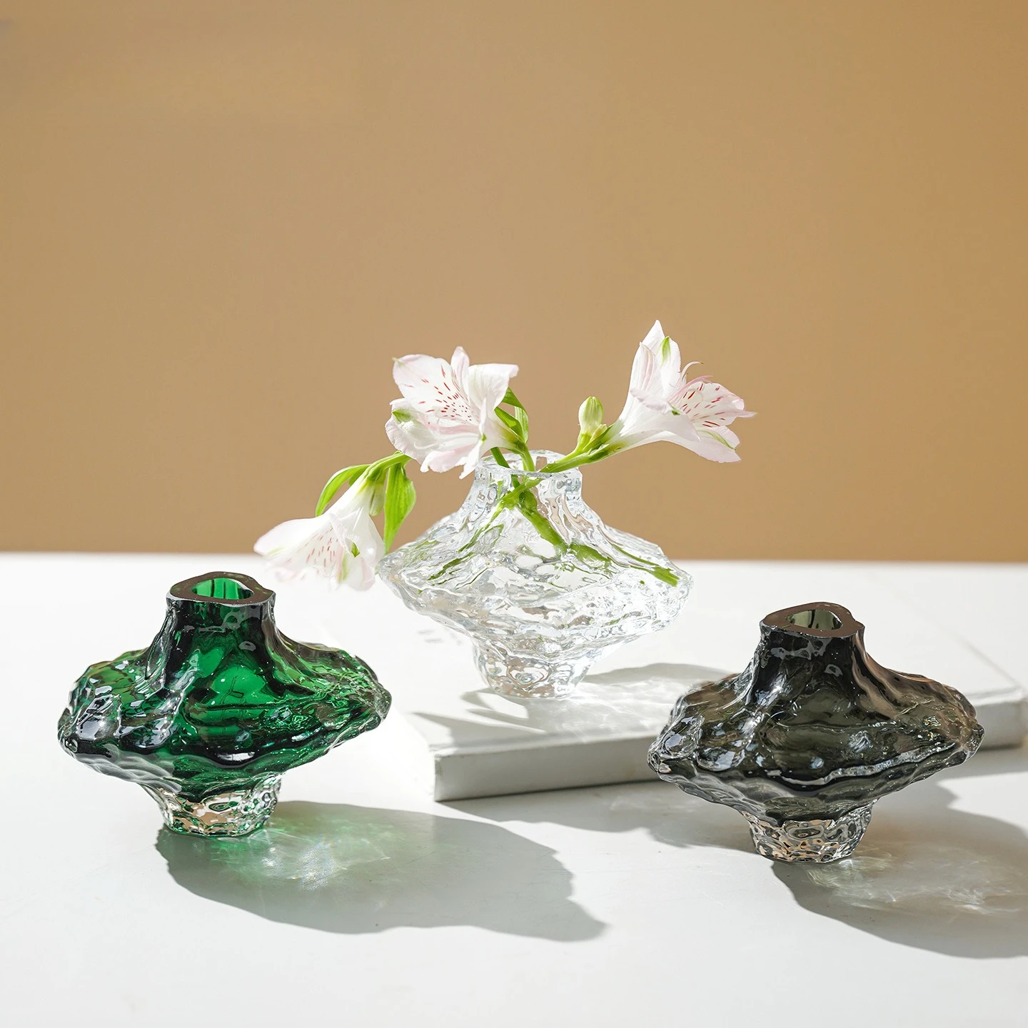 Valley crystal glass vase ornament living room simulation green plant water flower arrangement device
Valley crystal glass vase ornament living room simulation green plant water flower arrangement device