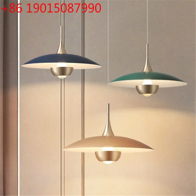 Современная простая лампа для столовой, спальни, бара, творческая личность, лампа из кованого железа с тремя головками макарон
Современная простая лампа для столовой, спальни, бара, творческая личность, лампа из кованого железа с тремя головками макарон