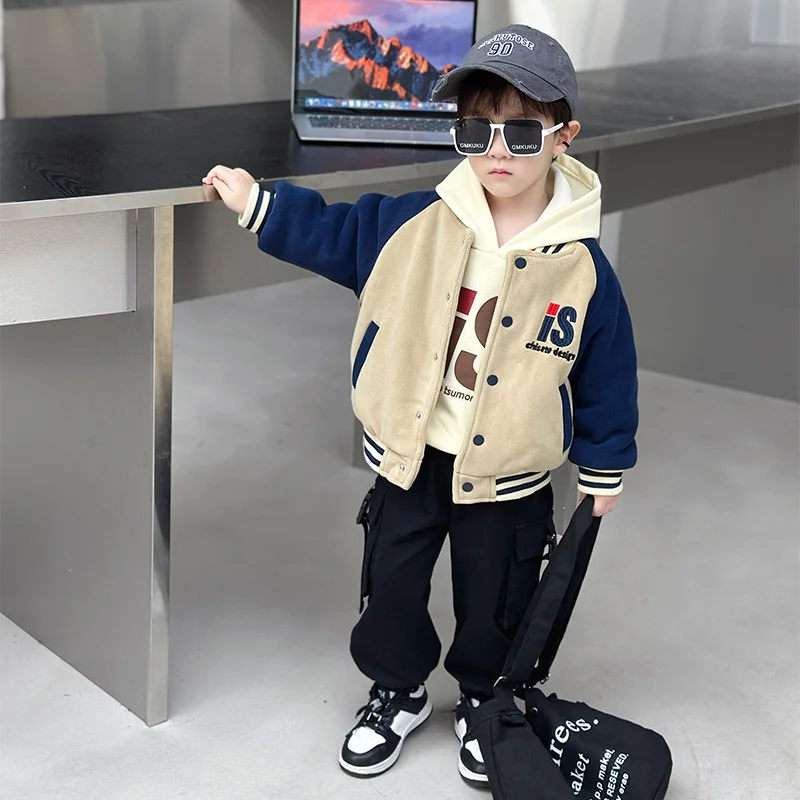 Thiened Lamb Fur Jaet Boys Winter Clothes Cotton Coat Children's Autumn Winter Outwear Baseball Sle Boys Faionable Coat
Thiened Lamb Fur Jaet Boys Winter Clothes Cotton Coat Children's Autumn Winter Outwear Baseball Sle Boys Faionable Coat