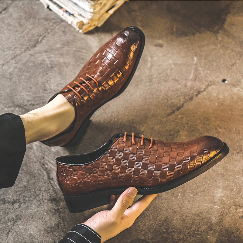 Groom's wedding leather shoes Retro British style Casual party Outdoor Trendy Streets Black brown plus size shoes Adult suit
Groom's wedding leather shoes Retro British style Casual party Outdoor Trendy Streets Black brown plus size shoes Adult suit