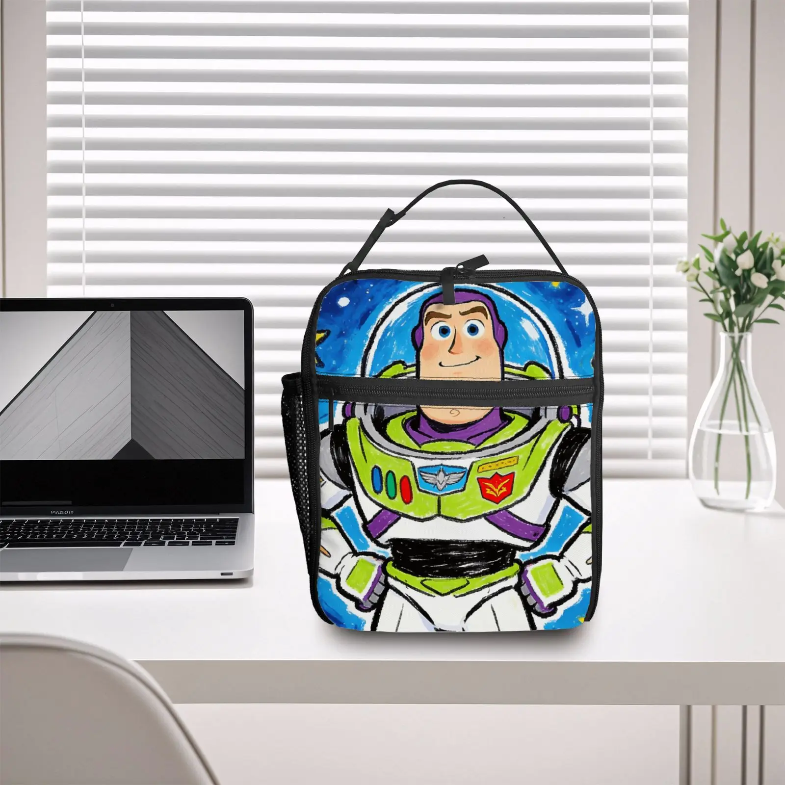 1 шт. Сумка-ланчбокс «История игрушек» с Баззом Лайтером, высококачественная, милая, повседневная, для вечеринок, пикников, школы, подарок для ежедневного использования
1 шт. Сумка-ланчбокс «История игрушек» с Баззом Лайтером, высококачественная, милая, повседневная, для вечеринок, пикников, школы, подарок для ежедневного использования