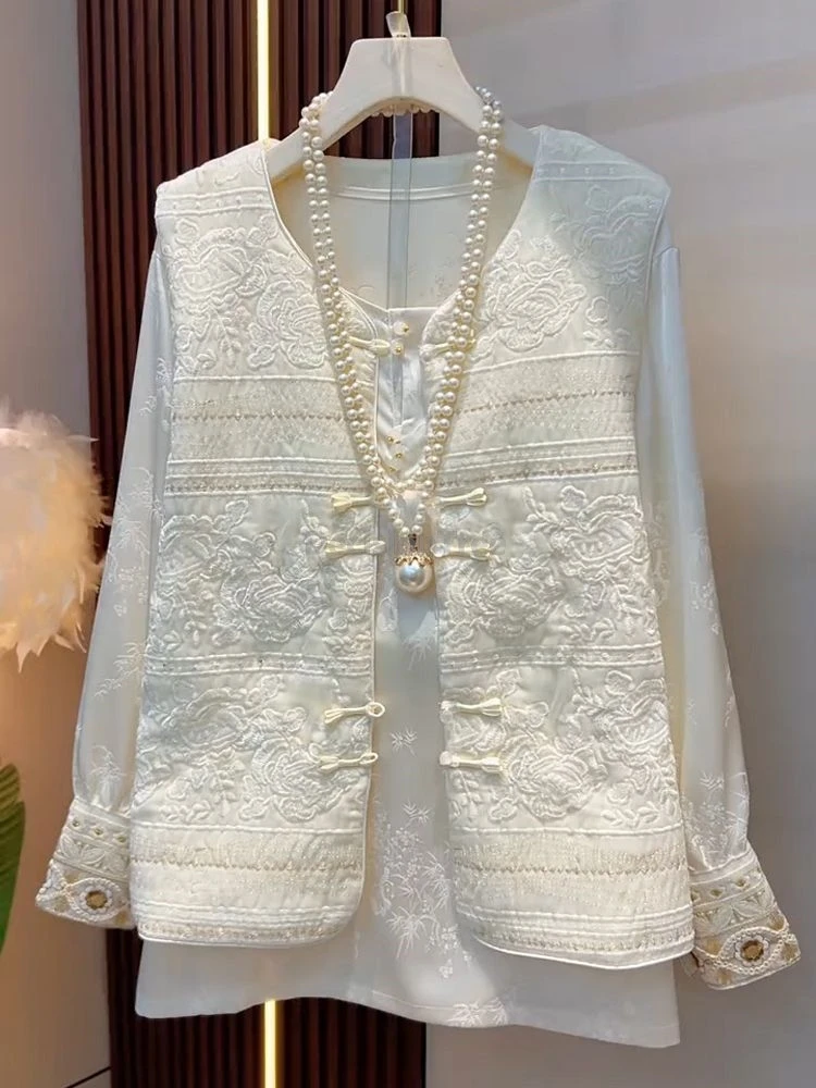 2025 нежный стиль, новый популярный модный жилет, винтажный китайский стиль, литературное искусство, универсальный жилет, свободный повседневный повседневный жилет 
2025 нежный стиль, новый популярный модный жилет, винтажный китайский стиль, литературное искусство, универсальный жилет, свободный повседневный повседневный жилет