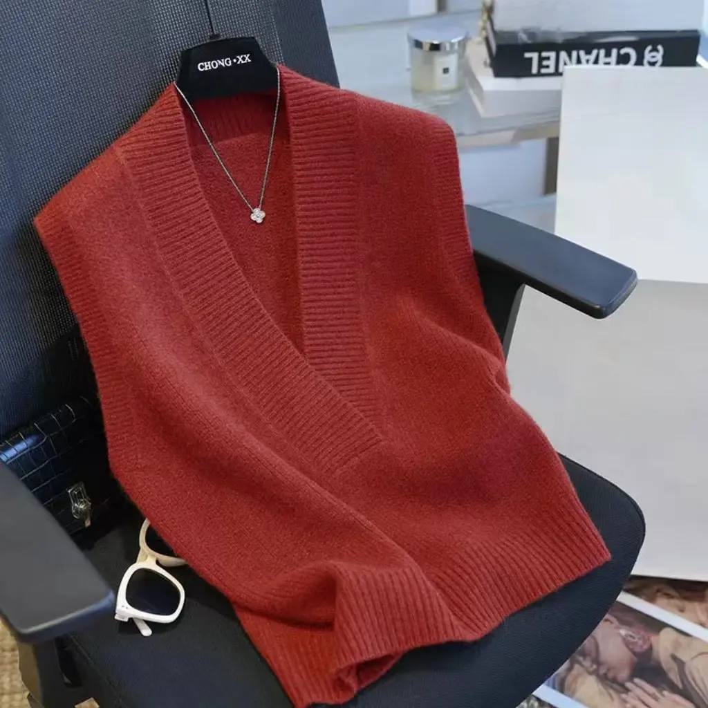 Women's Large V-neck Knitted Sleeveless Sweater Vest Loose Slimming Solid Color for Autumn And Winter
Women's Large V-neck Knitted Sleeveless Sweater Vest Loose Slimming Solid Color for Autumn And Winter