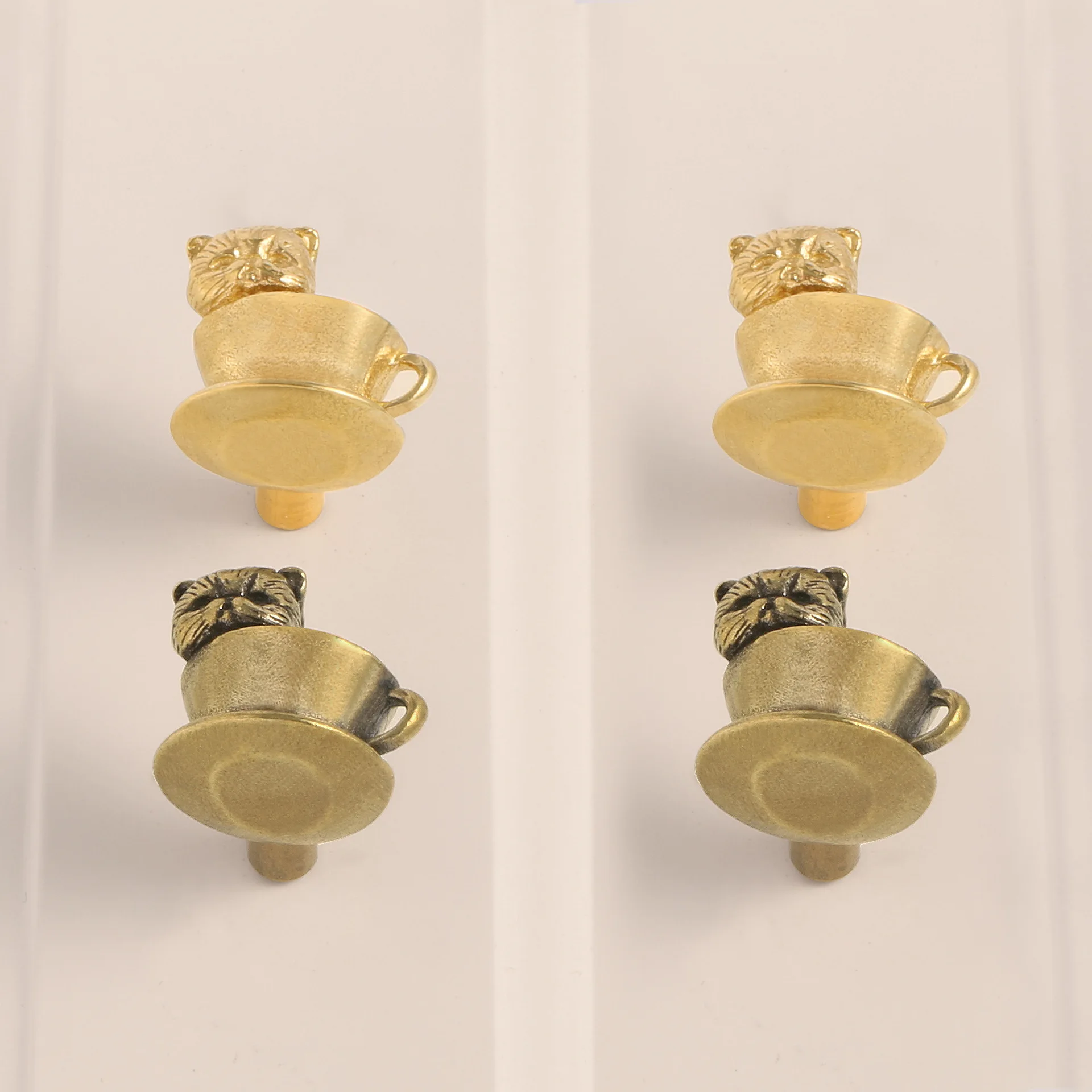 Vintage Coffee Cup Cat Door Metal Handle Knobs Brass Knobs Decorative Cabinet Pulls Drawers DIY for Children's Bedroom
Vintage Coffee Cup Cat Door Metal Handle Knobs Brass Knobs Decorative Cabinet Pulls Drawers DIY for Children's Bedroom