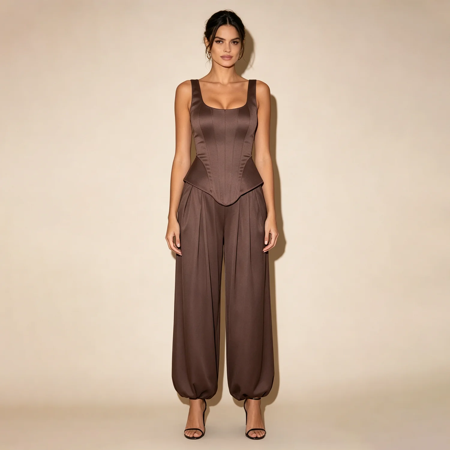 LIMO Square Neck Sleeveless Corset Top and Loose Balloon Pants Co-ord
LIMO Square Neck Sleeveless Corset Top and Loose Balloon Pants Co-ord