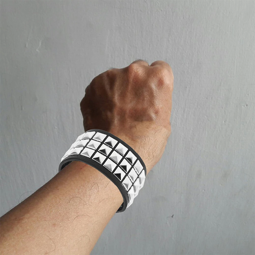 2pcs Pu Bracelet Vintage Rivets Wristband Punk Style Studded Cuff For Men Women Gothic Accessory Halloween Party
2pcs Pu Bracelet Vintage Rivets Wristband Punk Style Studded Cuff For Men Women Gothic Accessory Halloween Party