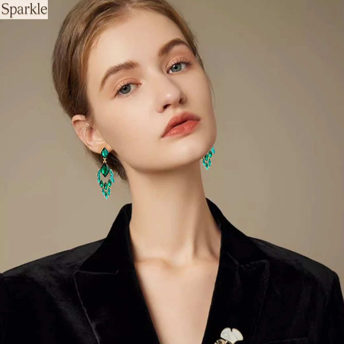 Gemstone Crystal Dangle Earrings for Women Exquisite Luxurious Elegant Girls Drop Earrings Ear Jewelry Gift Wedding Party
Gemstone Crystal Dangle Earrings for Women Exquisite Luxurious Elegant Girls Drop Earrings Ear Jewelry Gift Wedding Party