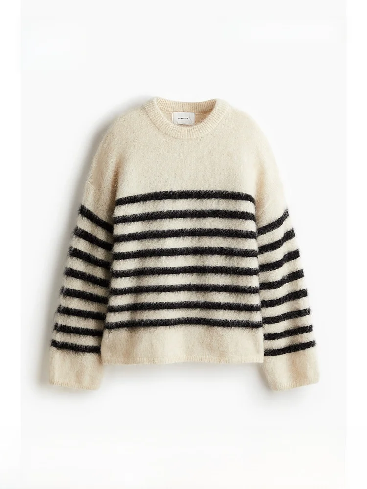 H&M Women's Knitted Sweater Simple Large Oversized Mohair Blend 1242877 Casual Style Long Sleeve Regular Fit Knitwear
H&M Women's Knitted Sweater Simple Large Oversized Mohair Blend 1242877 Casual Style Long Sleeve Regular Fit Knitwear