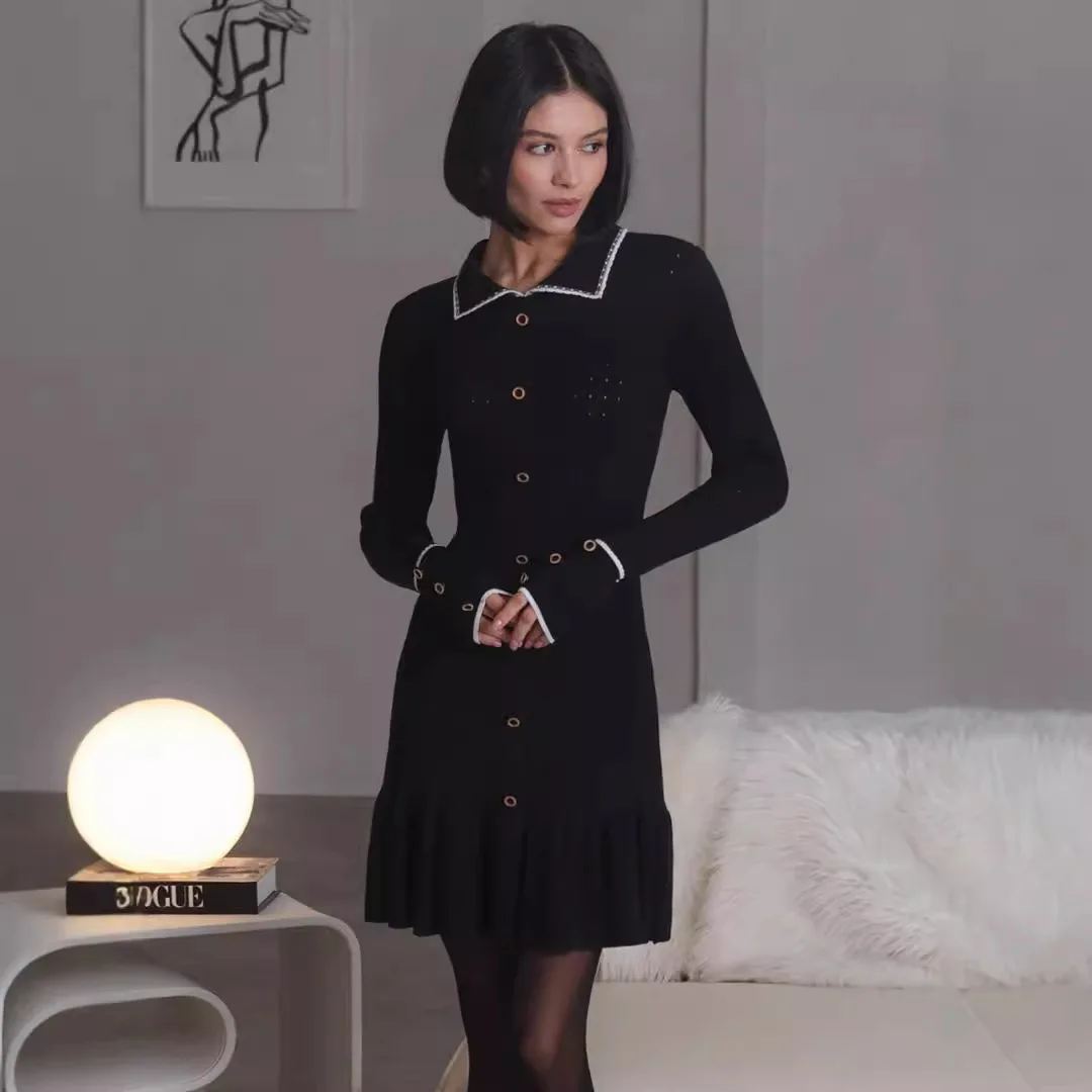 Turn-down Collar Buttoned Distressed Long Sleeve Dress 2025 Autumn Winter Single-breasted Knitted Dress Dress Robe Vestido Women
Turn-down Collar Buttoned Distressed Long Sleeve Dress 2025 Autumn Winter Single-breasted Knitted Dress Dress Robe Vestido Women