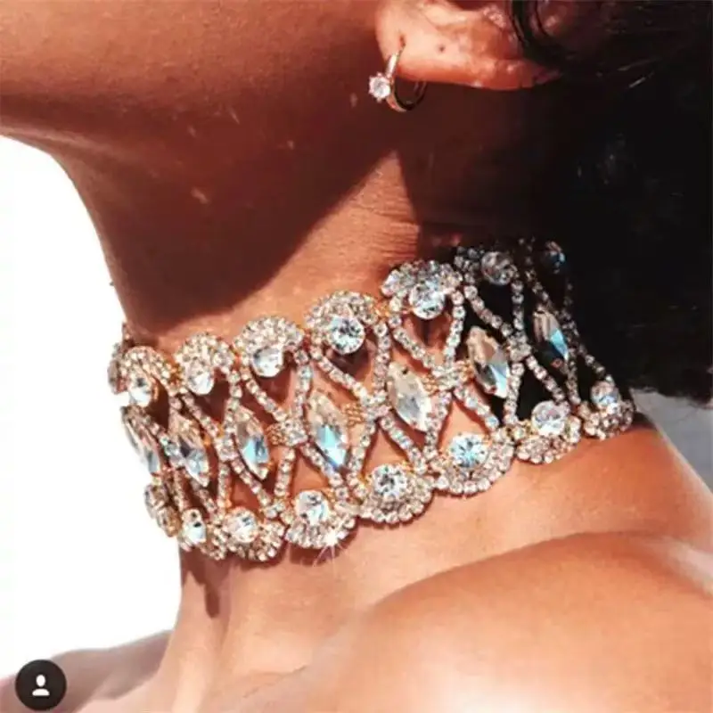 Fashionable luxury sparkling rhinestone necklace, European and American fashionable crystal collarbone chain, party jewelry
Fashionable luxury sparkling rhinestone necklace, European and American fashionable crystal collarbone chain, party jewelry