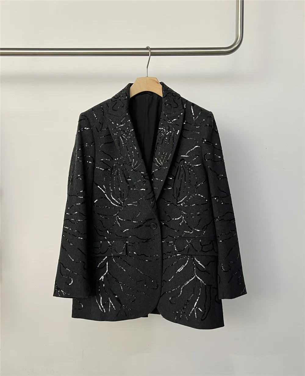 Exquisite Sequined Blazer Jacket For Women 2025 Spring Summer Long sleeve Straight Loose Suit Coat
Exquisite Sequined Blazer Jacket For Women 2025 Spring Summer Long sleeve Straight Loose Suit Coat