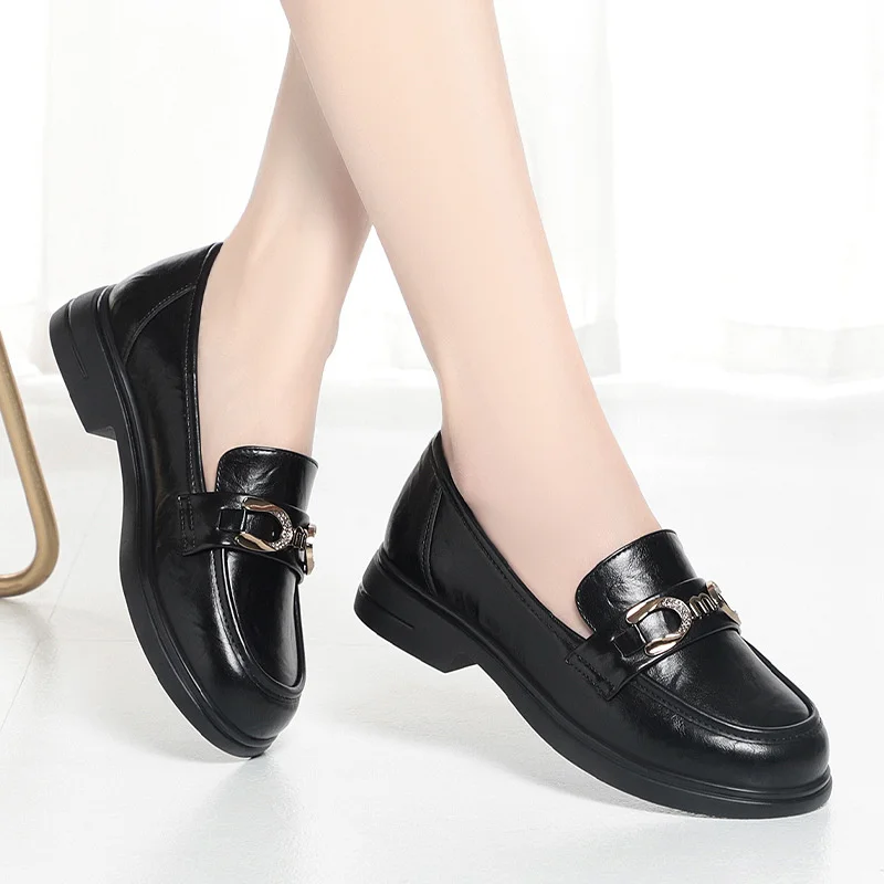Small Leather Shoes Women's Spring New British Style Round Toe Flat Shoes Low Heel Flat Loafers Comfortable Single Shoes Elegant
Small Leather Shoes Women's Spring New British Style Round Toe Flat Shoes Low Heel Flat Loafers Comfortable Single Shoes Elegant