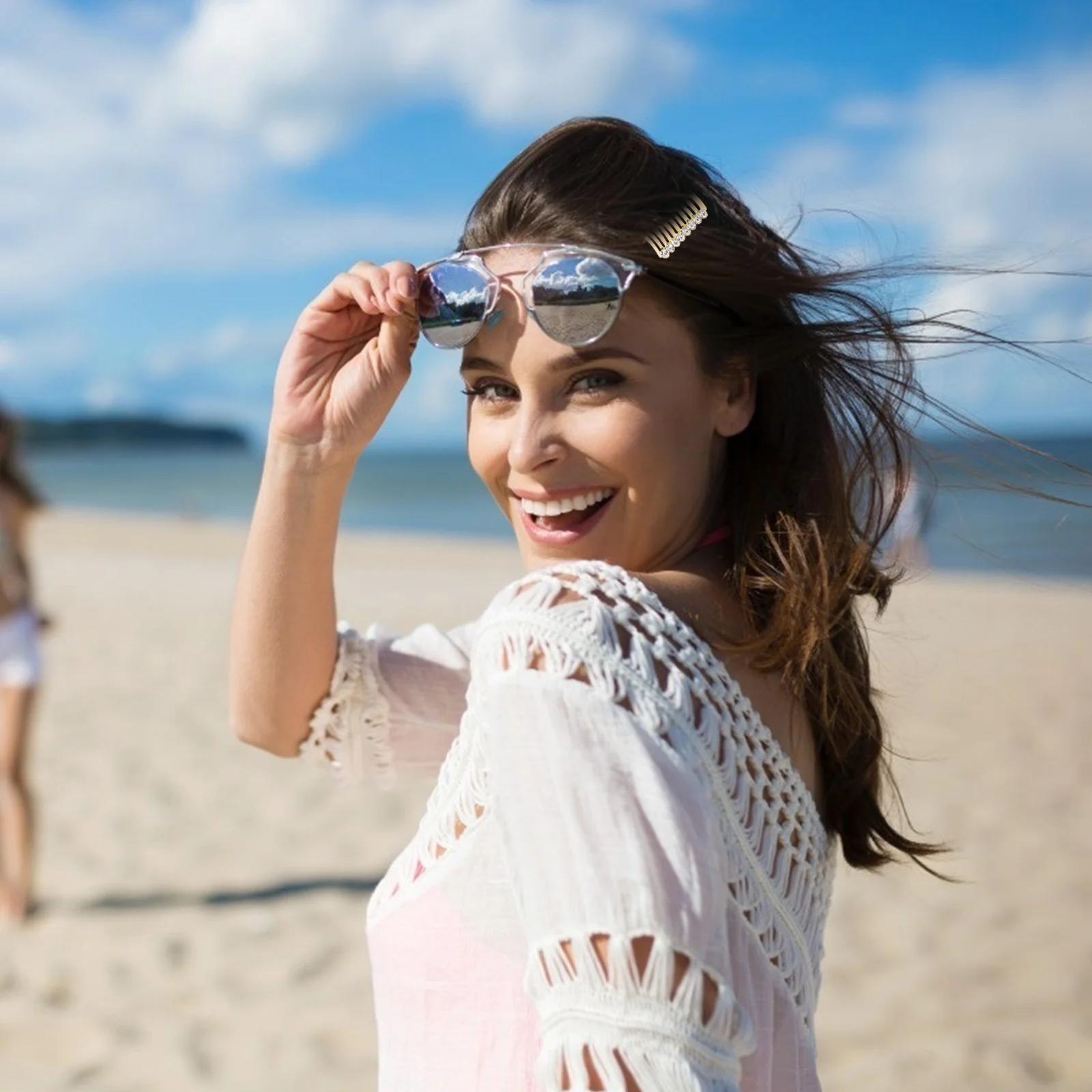 Набор из 4 жемчужных расчесок: элегантные боковые заколки-расчески, не зацепляют волосы, не спутывают, разглаживают, массируют кожу головы, аксессуар для ухода
Набор из 4 жемчужных расчесок: элегантные боковые заколки-расчески, не зацепляют волосы, не спутывают, разглаживают, массируют кожу головы, аксессуар для ухода