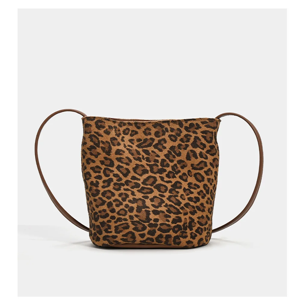 Cross-border Leopard Print Genuine Leather Bucket Niche Women's Autumn Winter New Versatile High-end Soft Cowhide Single
Cross-border Leopard Print Genuine Leather Bucket Niche Women's Autumn Winter New Versatile High-end Soft Cowhide Single