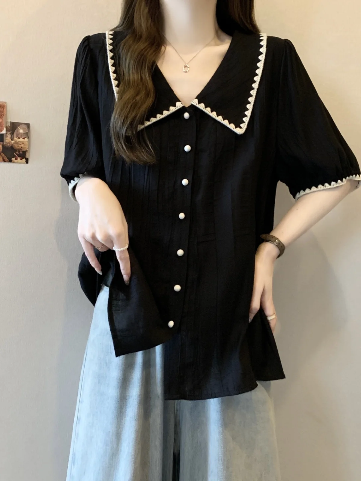 Black Doll Shirt Chiffon Short Sleeve Women's Summer plus Size Conceal Belly High-End Sensation Small Fragrance Style Top
Black Doll Shirt Chiffon Short Sleeve Women's Summer plus Size Conceal Belly High-End Sensation Small Fragrance Style Top