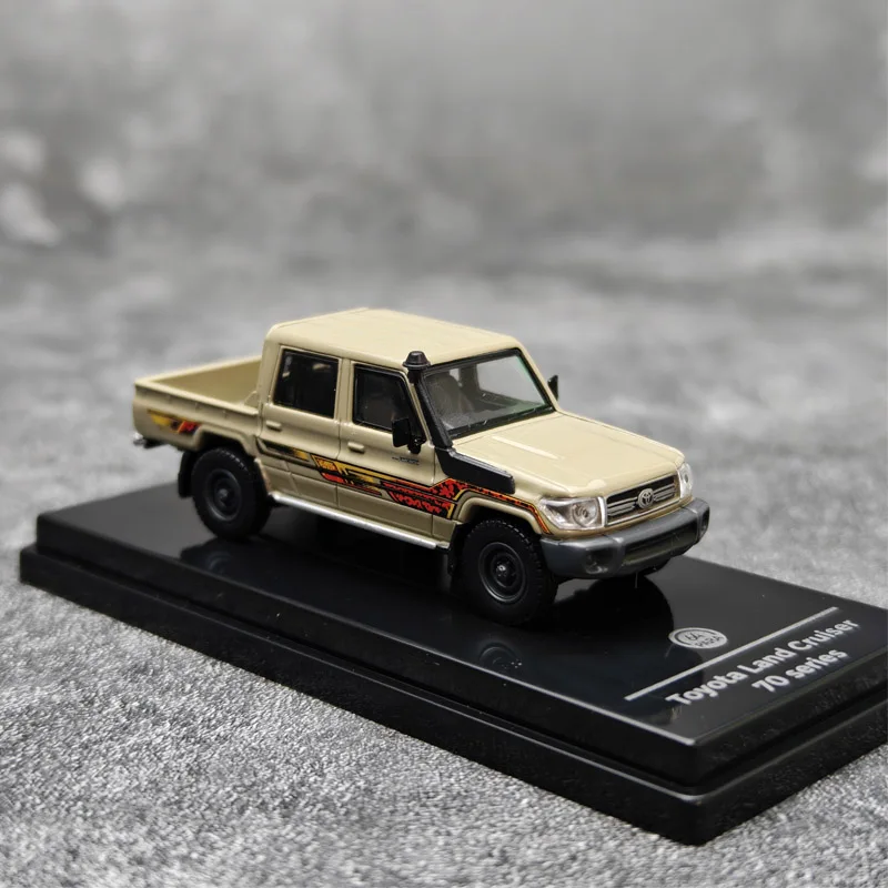 1:64 Scale Land Cruiser LC79 Pickup Truck Off-road Simulation Alloy Car Model Display Collectible Toy Gift Souvenir Decoration
1:64 Scale Land Cruiser LC79 Pickup Truck Off-road Simulation Alloy Car Model Display Collectible Toy Gift Souvenir Decoration