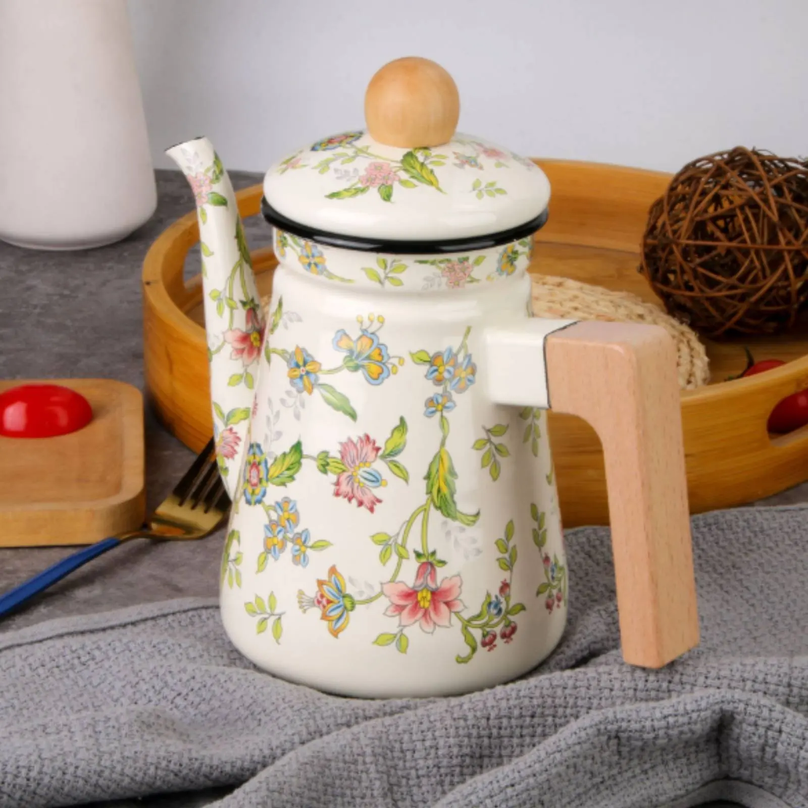 Enamel Gooseneck Kettle Vintage Design Gooseneck Kettle Floral Print Teapot Rust Resistant Kitchenware Safe Coating for Kitchen
Enamel Gooseneck Kettle Vintage Design Gooseneck Kettle Floral Print Teapot Rust Resistant Kitchenware Safe Coating for Kitchen