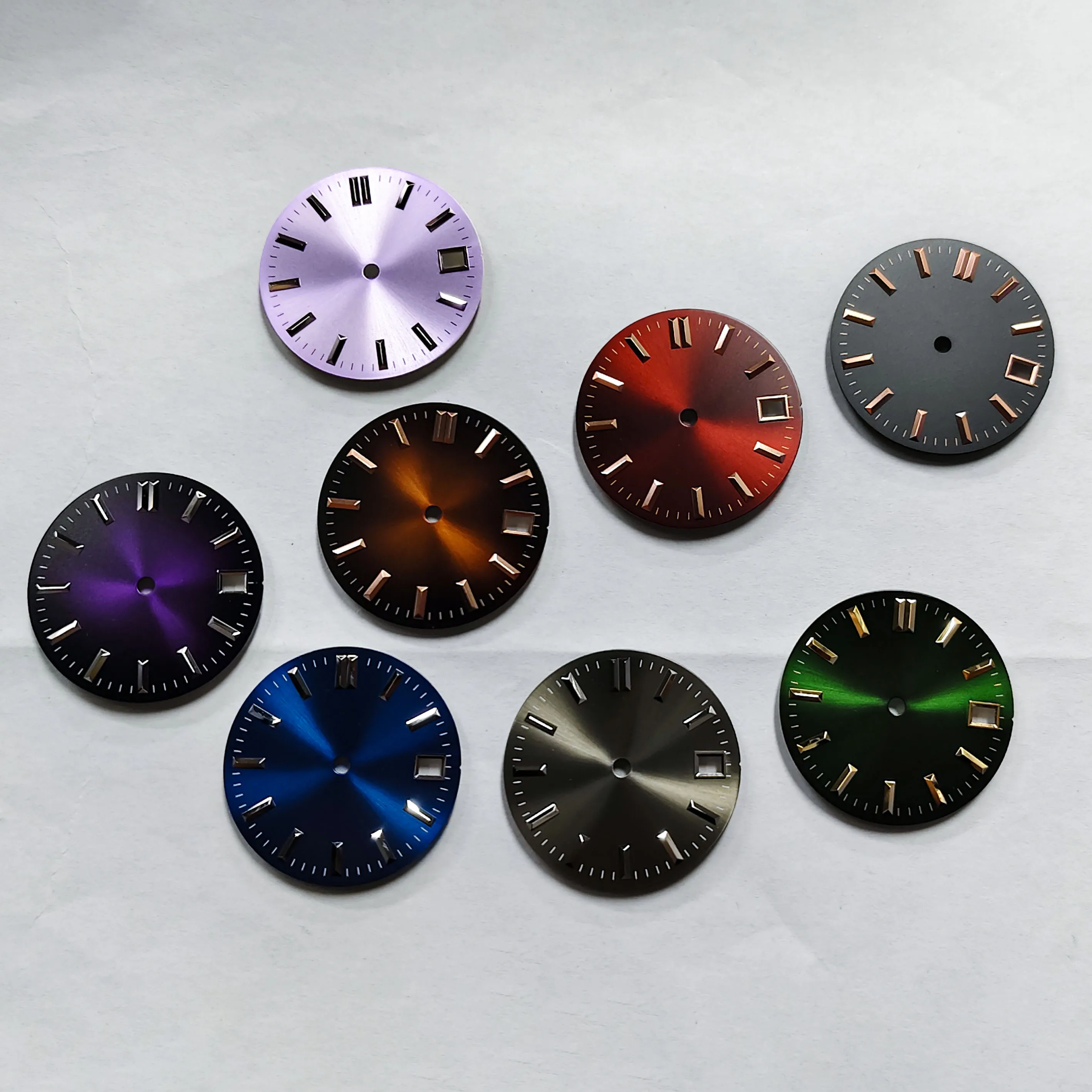 Новый настраиваемый циферблат NH35 диаметром 28,5 мм в черном и фиолетовом цветах. Подходит для механизмов NH35/NH36. Аксессуары для часов.
Новый настраиваемый циферблат NH35 диаметром 28,5 мм в черном и фиолетовом цветах. Подходит для механизмов NH35/NH36. Аксессуары для часов.