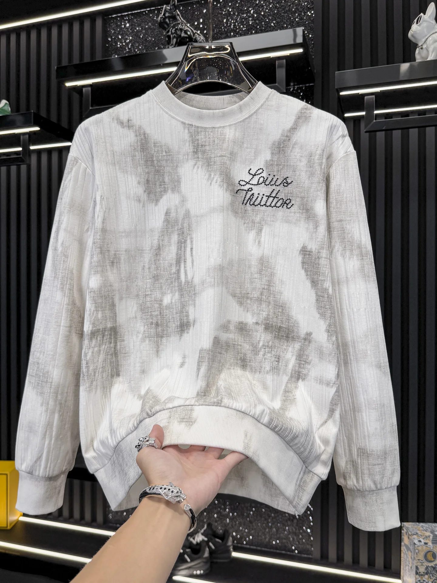 Men's Tie Dye Embroidered round Neck Sweatshirt Casual Long Sleeve Fashionable Versatile Spring Autumn New Arrival Streetwear
Men's Tie Dye Embroidered round Neck Sweatshirt Casual Long Sleeve Fashionable Versatile Spring Autumn New Arrival Streetwear