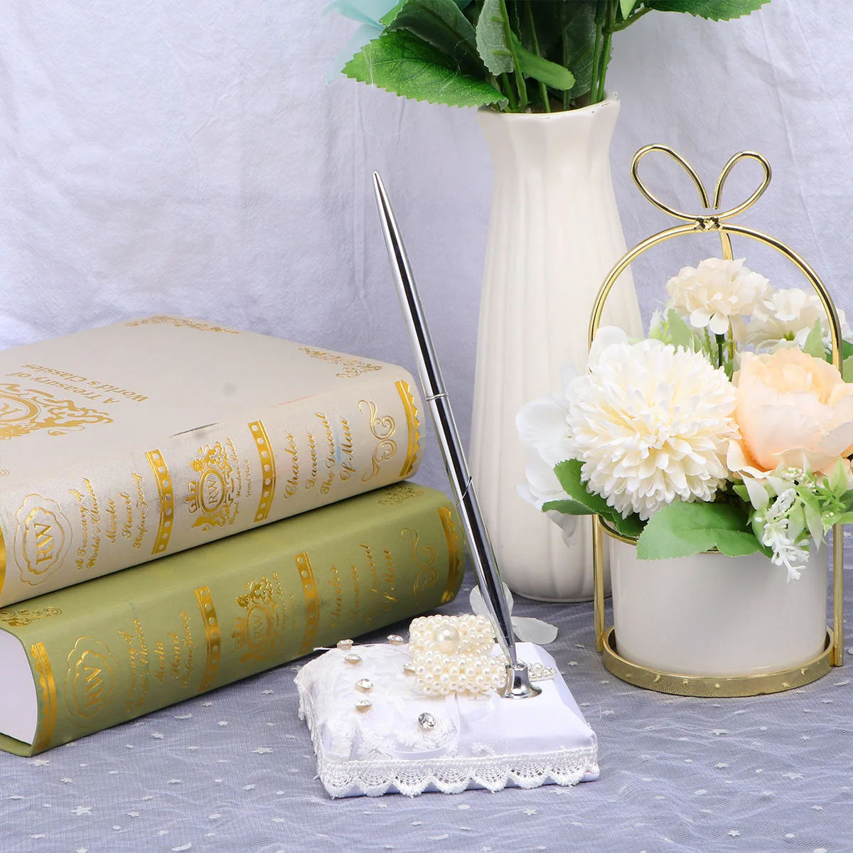 1Pcs Pen Holder Ribbon Pearl Bowknot Elegant Wedding Party Signature Guestbook Pen Stand Romantic Party Decoration
1Pcs Pen Holder Ribbon Pearl Bowknot Elegant Wedding Party Signature Guestbook Pen Stand Romantic Party Decoration