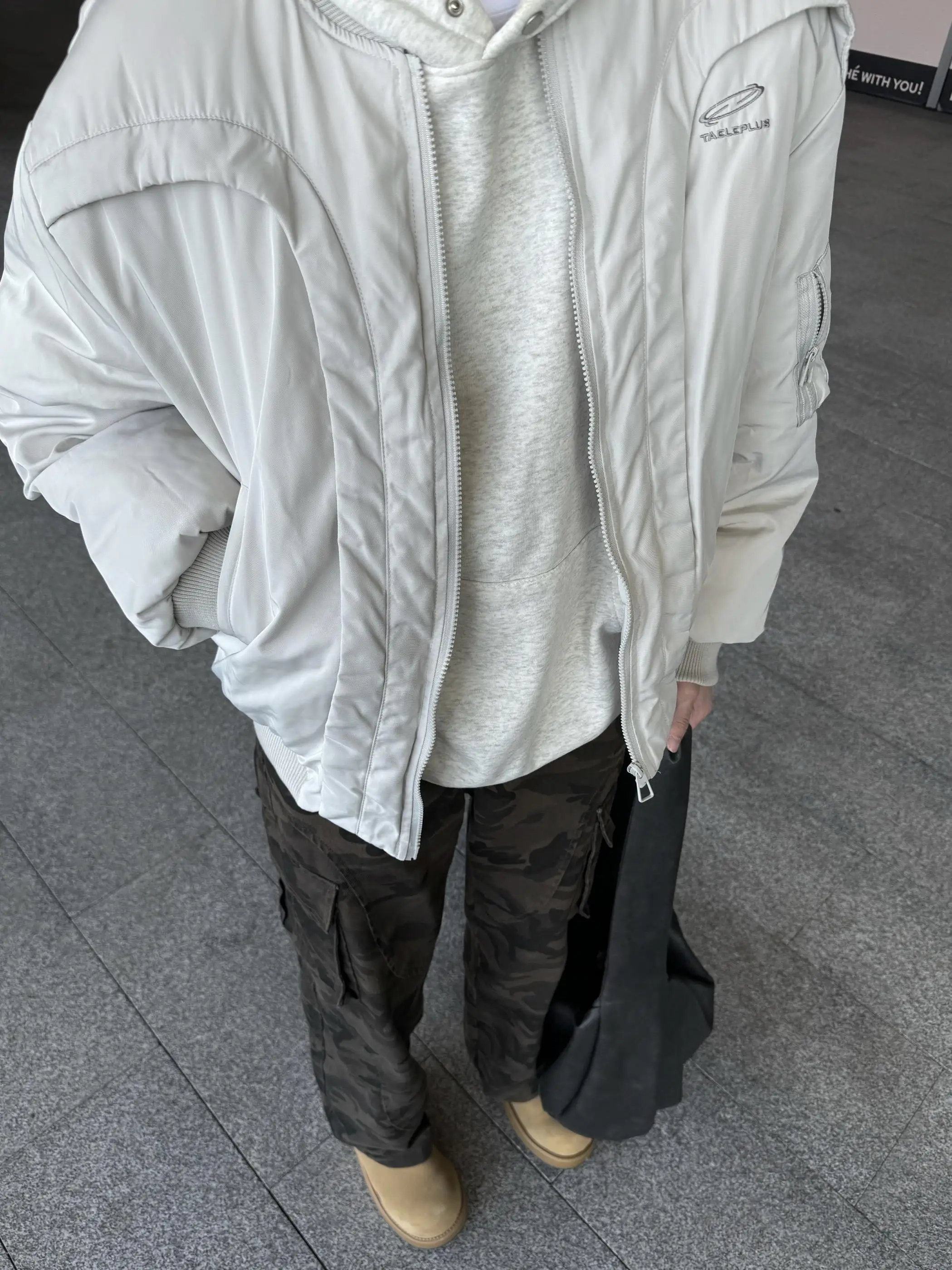 American Deconstructed Arc Flight Jaet Cotton Outerwear Men Women Winter Fce Lined Thiened Baseball Sle Casual Coat
American Deconstructed Arc Flight Jaet Cotton Outerwear Men Women Winter Fce Lined Thiened Baseball Sle Casual Coat