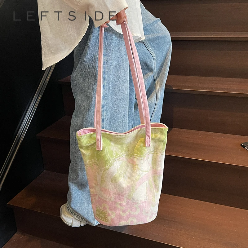 LEFTSIDE Chinese Style Small Cloth Shoulder Bags for Women 2025 Summer New Zipper Trend Bucket Bag Females Handbags and Purses
LEFTSIDE Chinese Style Small Cloth Shoulder Bags for Women 2025 Summer New Zipper Trend Bucket Bag Females Handbags and Purses
