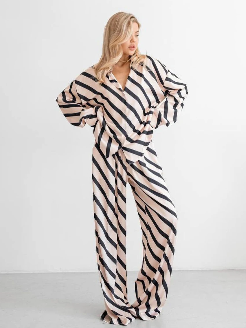 Marthaqiqi Printing Women Sleepwear Set Sexy Turn-Down Collar Pajamas Long Sleeve Nightgowns Pants Casual Ladies Nightwear Suit
Marthaqiqi Printing Women Sleepwear Set Sexy Turn-Down Collar Pajamas Long Sleeve Nightgowns Pants Casual Ladies Nightwear Suit