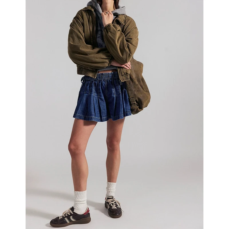 Women's Summer Wide Leg Denim Skorts Loose Fit Stylish Y2k Pleated Solid Color Side Drawstring Elastic Mid Rise Shorts
Women's Summer Wide Leg Denim Skorts Loose Fit Stylish Y2k Pleated Solid Color Side Drawstring Elastic Mid Rise Shorts