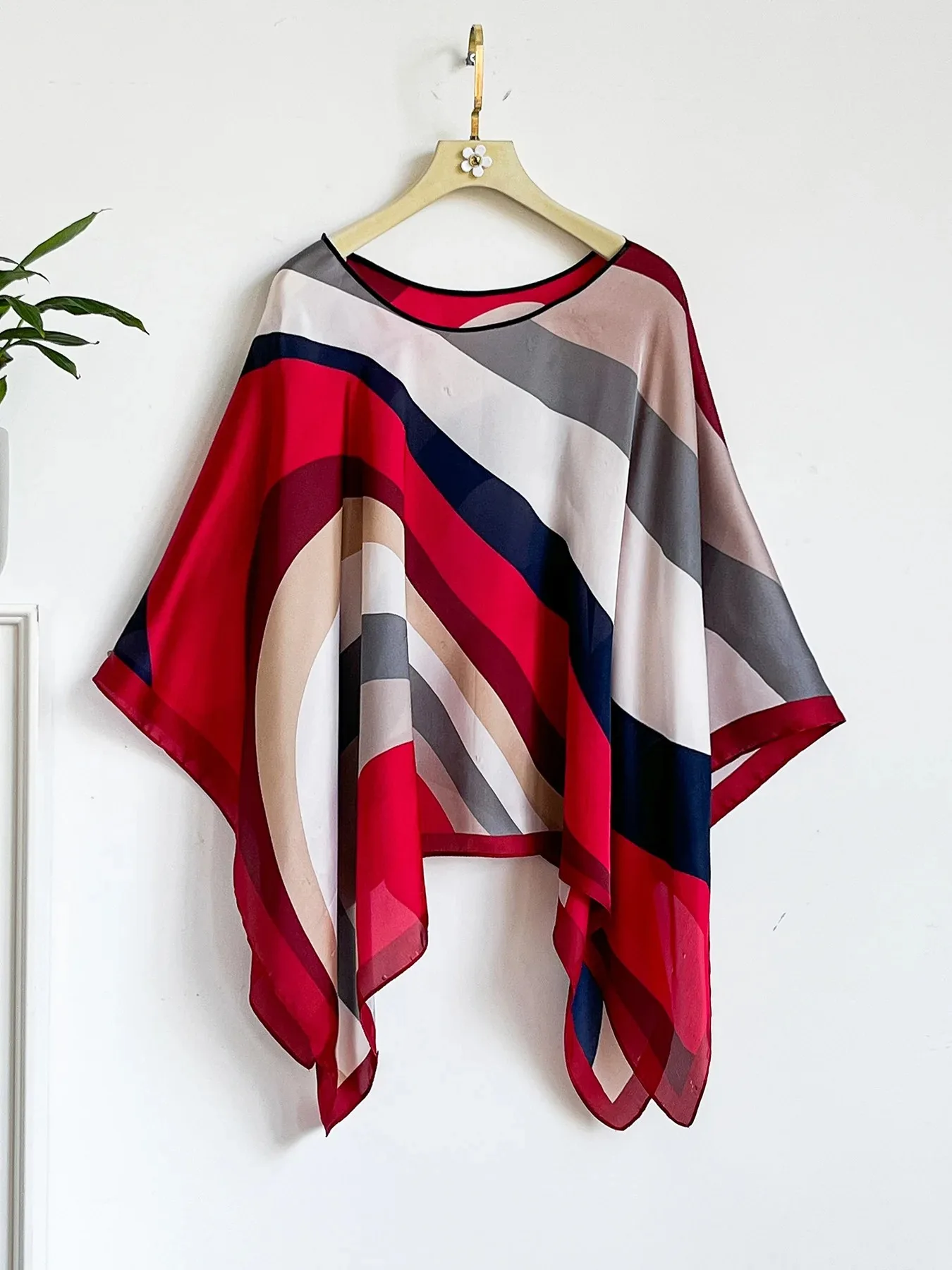 New Poncho spring and summer pullover shawl sunscreen scarf women's outer Cape multi-functional cloak red P2
New Poncho spring and summer pullover shawl sunscreen scarf women's outer Cape multi-functional cloak red P2