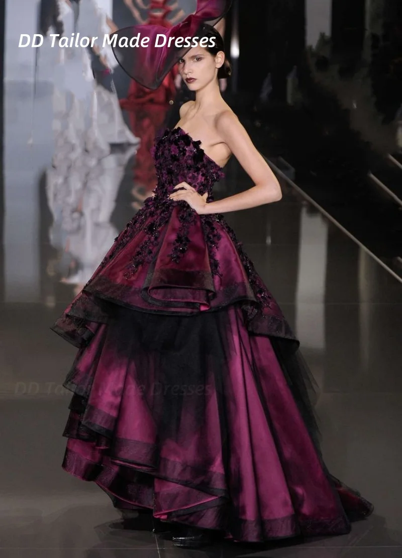Fashion Strapless Long Prom Dress Burgundy And Black Lace Appliques Tiers Satin Evening Gown Customized Formal Party Wear
Fashion Strapless Long Prom Dress Burgundy And Black Lace Appliques Tiers Satin Evening Gown Customized Formal Party Wear