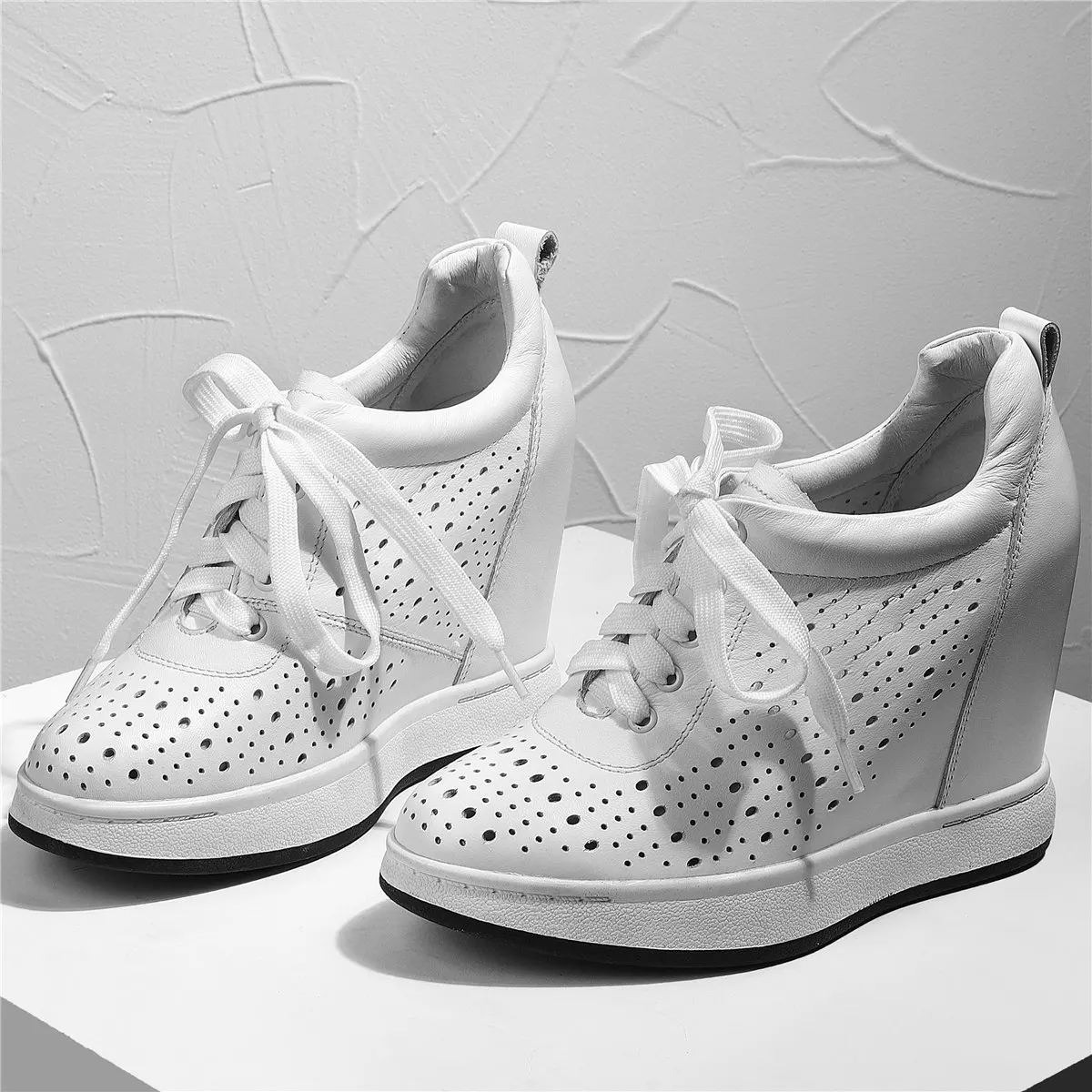Oxfords Shoes Women Genuine Leather Wedges High Heel Pumps Shoes Female Summer Round Toe Platform Fashion Sneakers Casual Shoes
Oxfords Shoes Women Genuine Leather Wedges High Heel Pumps Shoes Female Summer Round Toe Platform Fashion Sneakers Casual Shoes