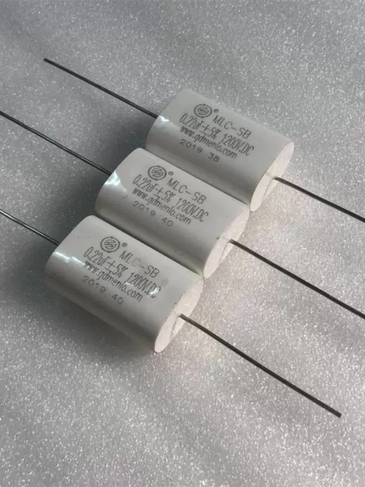 10 шт. новый MLC-SB 0,22 мкФ 1200 В толстая медная ножка неиндуктивный IGBT поглощающий защитный пленочный конденсатор
10 шт. новый MLC-SB 0,22 мкФ 1200 В толстая медная ножка неиндуктивный IGBT поглощающий защитный пленочный конденсатор