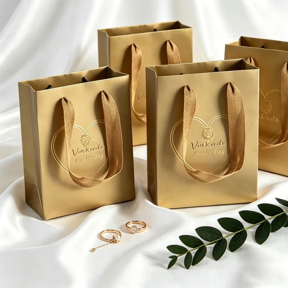 12x6x16cm Jewelry Packaging Bag Custom Logo Kraft Paper Shopping Tote with Handles Wedding Gift Brooch Oil Candy Cosmetic Boxes
12x6x16cm Jewelry Packaging Bag Custom Logo Kraft Paper Shopping Tote with Handles Wedding Gift Brooch Oil Candy Cosmetic Boxes