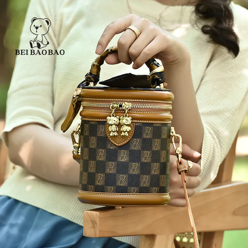 Bag 2023 New Bag Women's Summer Fashion Crossbody Bag Classic Bucket Bag Large Capacity Handbag One Shoulder
Bag 2023 New Bag Women's Summer Fashion Crossbody Bag Classic Bucket Bag Large Capacity Handbag One Shoulder