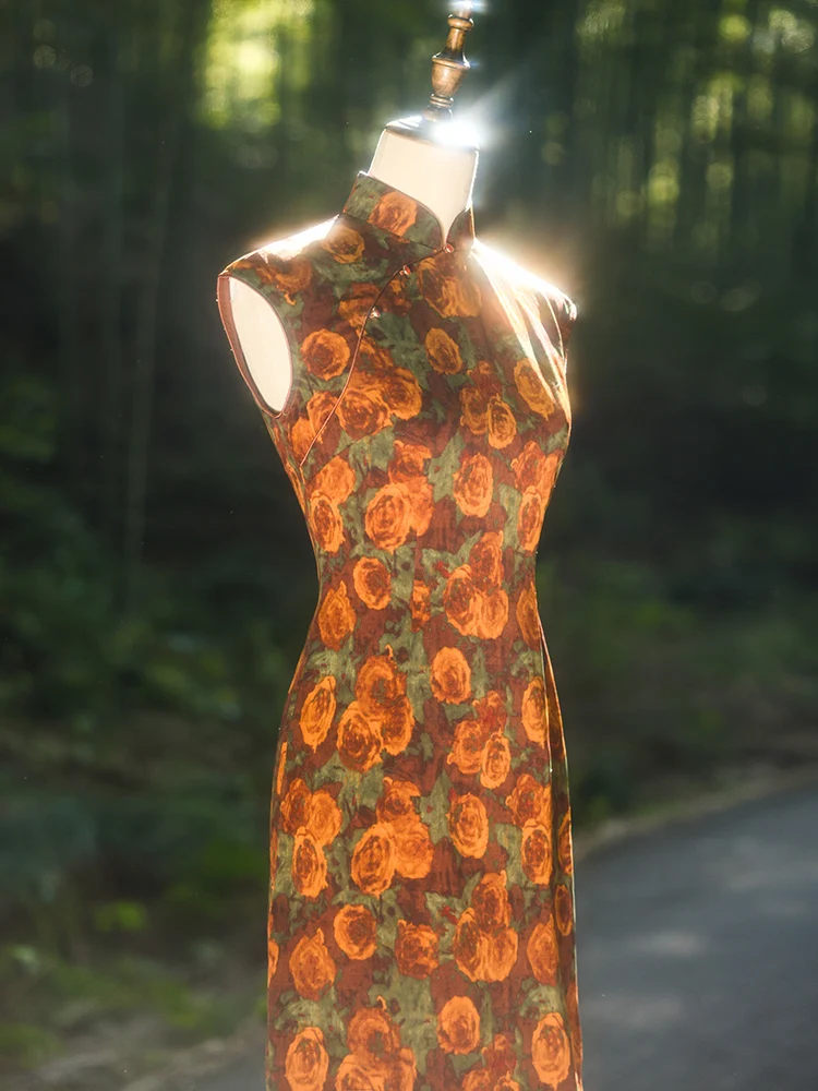 Ретро-платье-ципао с розовым узором, женское, приталенное, в гонконгском стиле, в стиле старого Шанхая, весна-лето, новая коллекция, элегантное, индивидуальный дизайн
Ретро-платье-ципао с розовым узором, женское, приталенное, в гонконгском стиле, в стиле старого Шанхая, весна-лето, новая коллекция, элегантное, индивидуальный дизайн