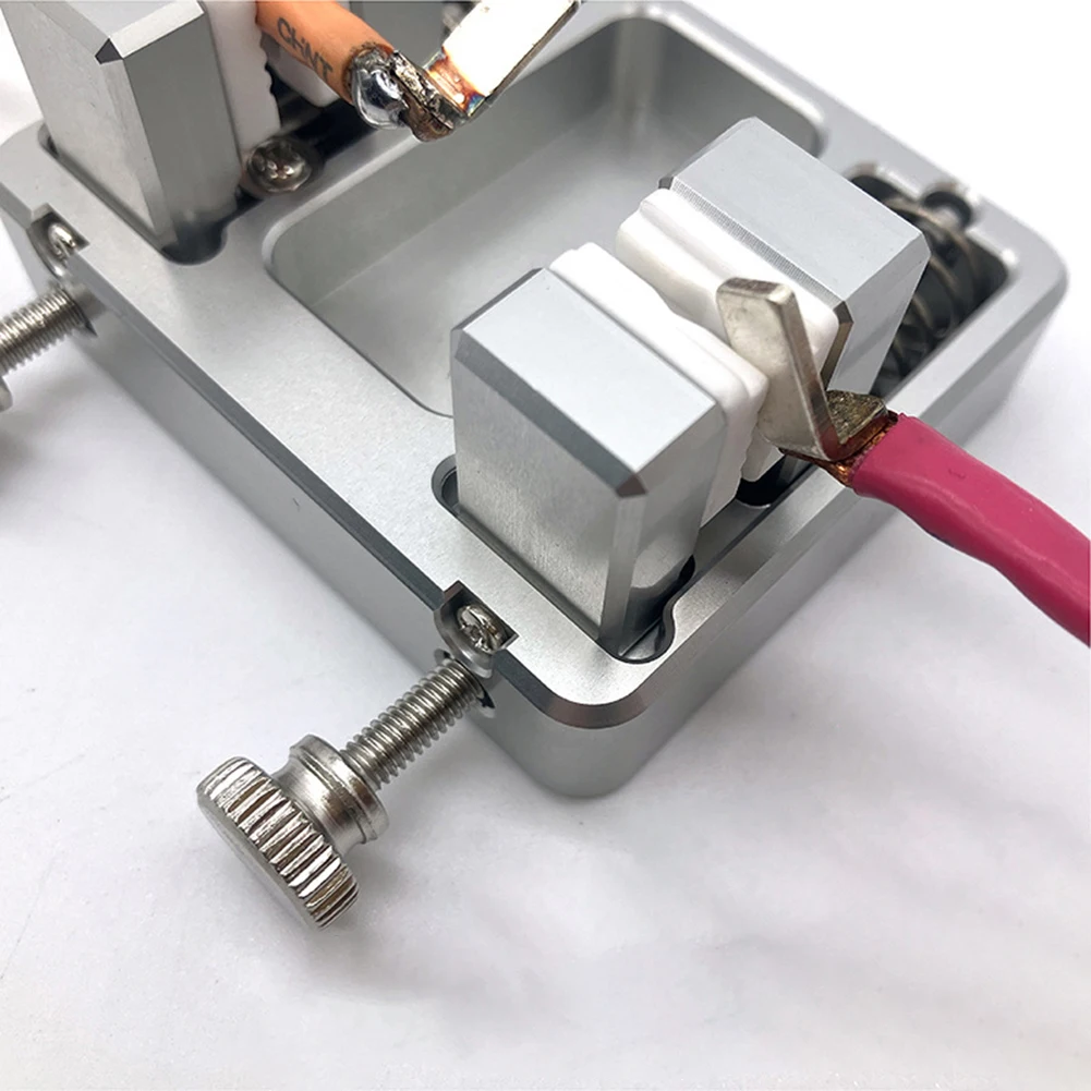 1pc Welding Wire Fixture Adjustable Bracket Welding Table Clamp For Motherboard Soldering Welding Locator Soldering Tools
1pc Welding Wire Fixture Adjustable Bracket Welding Table Clamp For Motherboard Soldering Welding Locator Soldering Tools