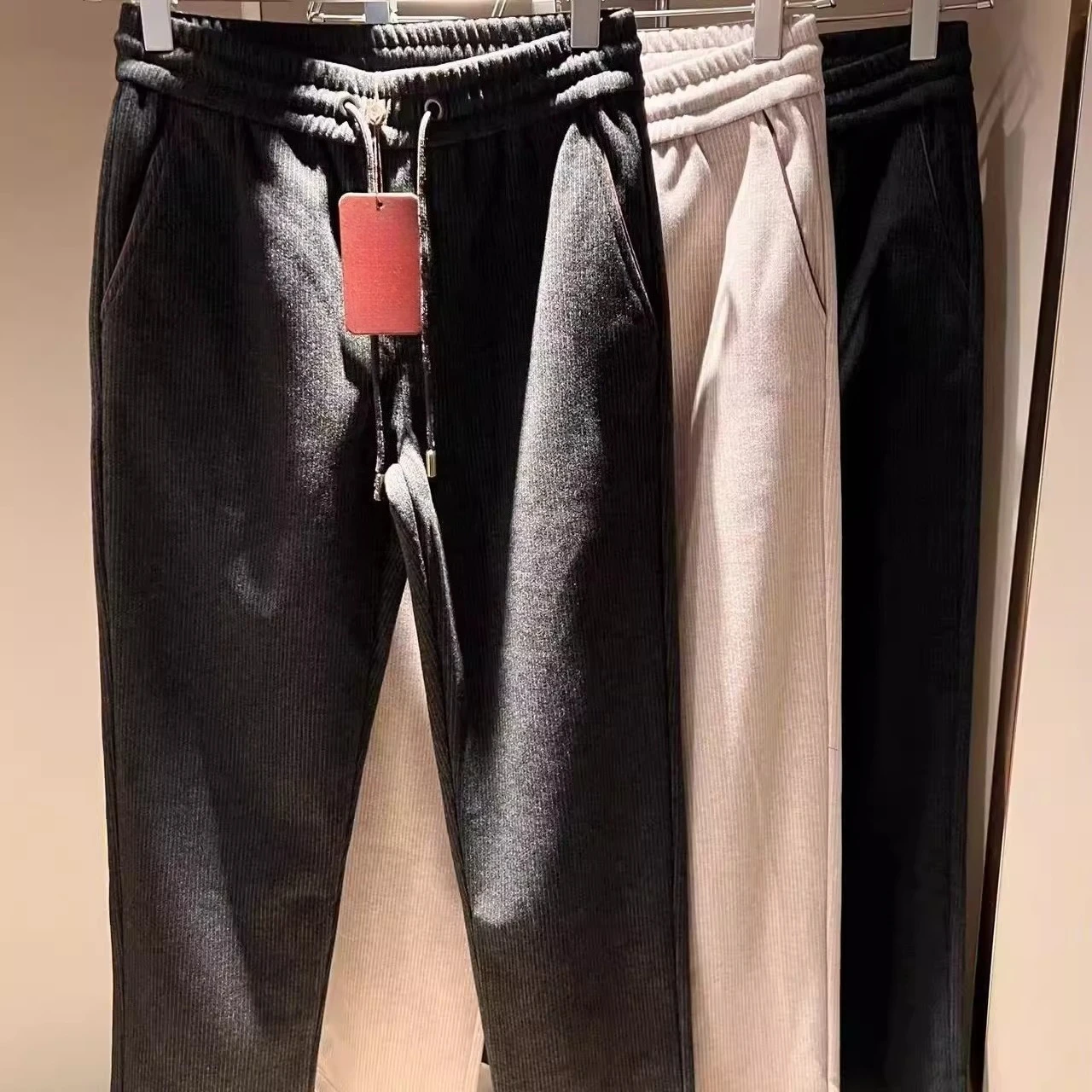 LP Итальянские повседневные прямые брюки
LP Итальянские повседневные прямые брюки