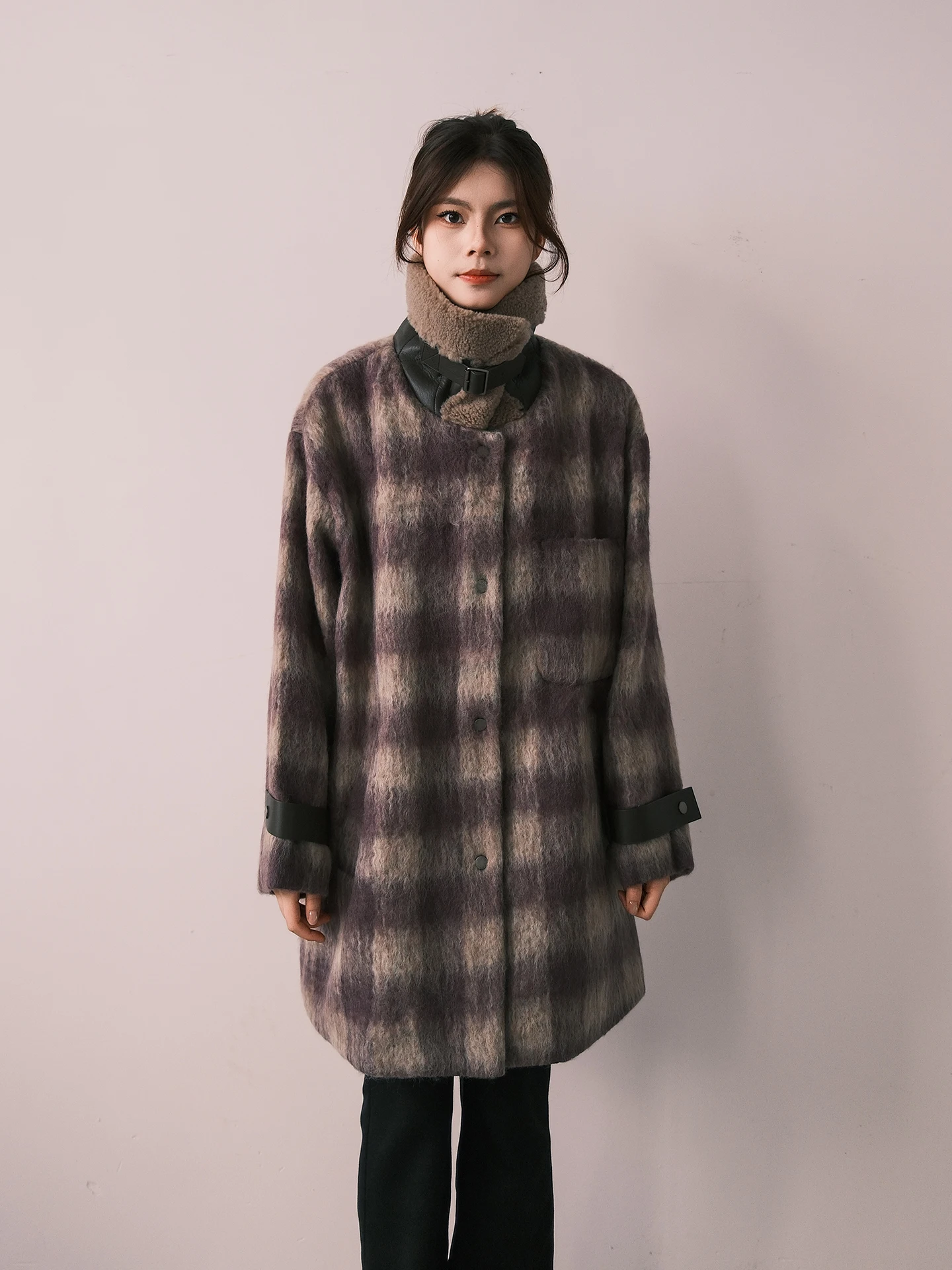 Повседневное шерстяное пальто MistFern из одностороннего твида для осени и зимы, простой дизайн, для женщин, для повседневной носки
Повседневное шерстяное пальто MistFern из одностороннего твида для осени и зимы, простой дизайн, для женщин, для повседневной носки