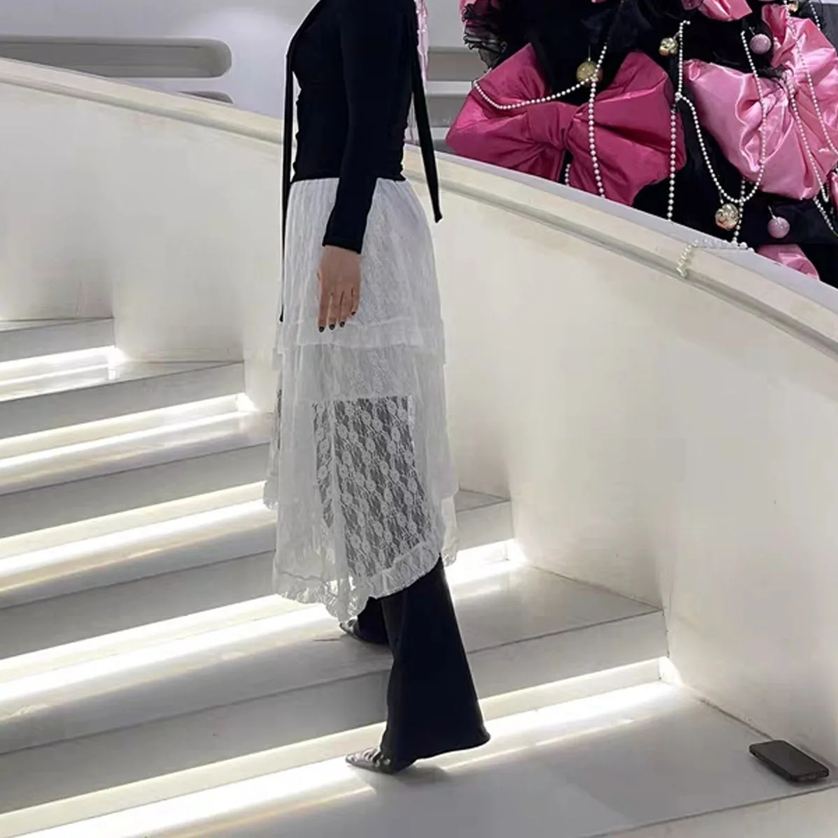 Женские эстетические черные асимметричные юбки Y2K, летние винтажные белые кружевные юбки-миди Fairycore, корейские повседневные трапециевидные юбки с оборками
Женские эстетические черные асимметричные юбки Y2K, летние винтажные белые кружевные юбки-миди Fairycore, корейские повседневные трапециевидные юбки с оборками