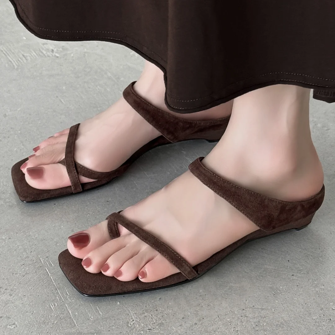 Women's natural suede leather narrow band slip-on summer 2.5cm kitten heel slides sandals elegant ladies slim dress shoes woman
Women's natural suede leather narrow band slip-on summer 2.5cm kitten heel slides sandals elegant ladies slim dress shoes woman