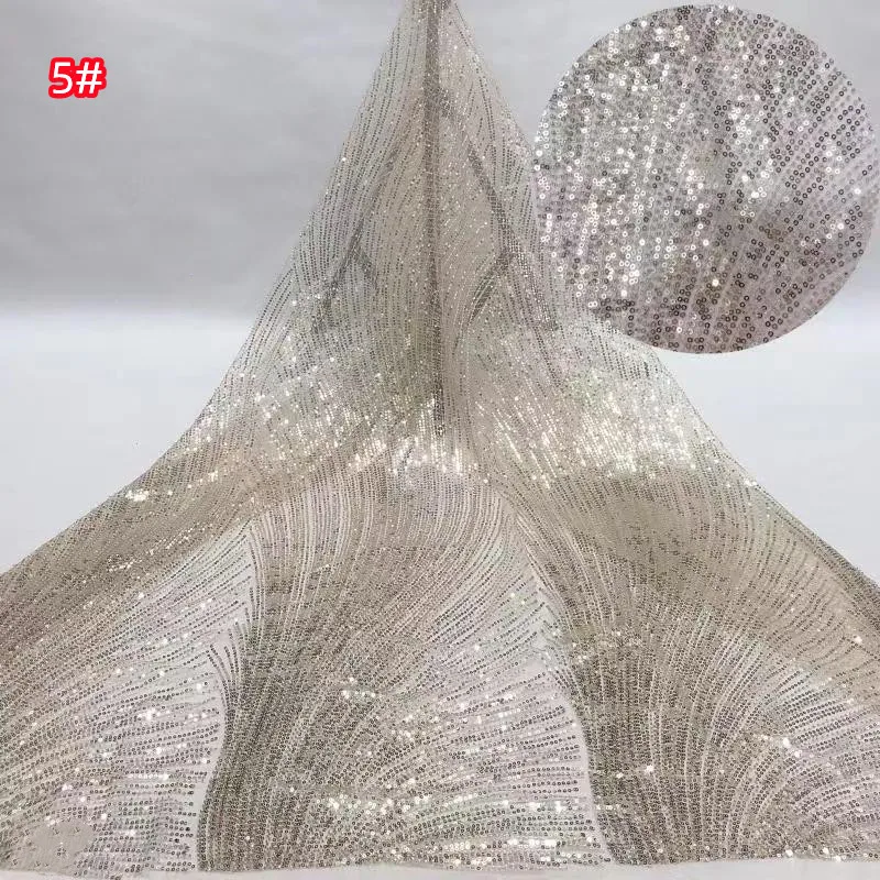 European and American new exquisite sequined lace mesh embroidery, retro fashion wedding evening dress fabric
European and American new exquisite sequined lace mesh embroidery, retro fashion wedding evening dress fabric