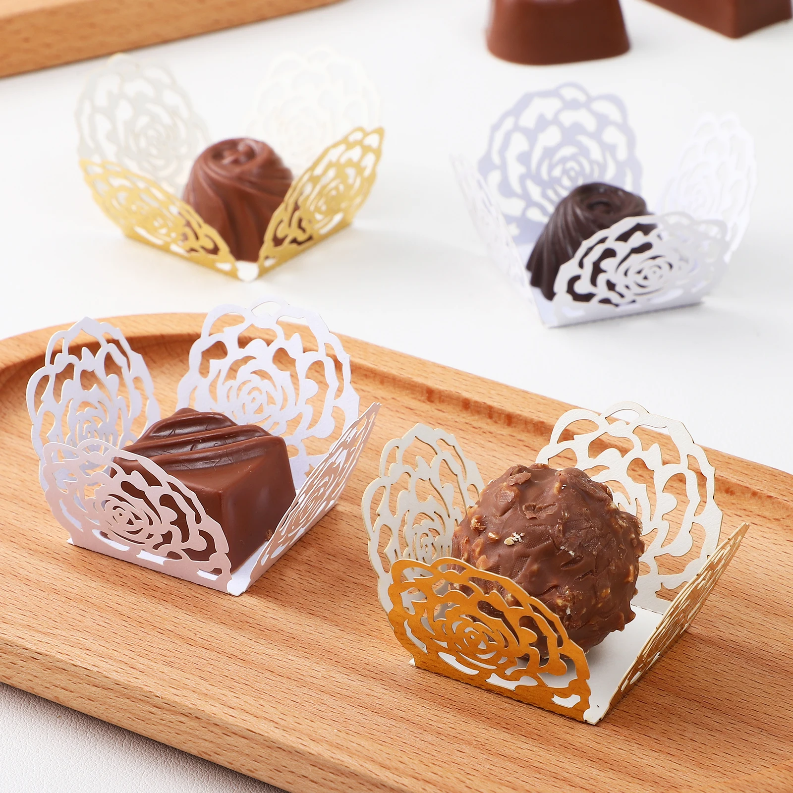 100pcs Chocolate Wrapping Cups Paper Truffle Liners Rose Hollowout Design Wedding Bridal Party Home Baking Bakery Packaging
100pcs Chocolate Wrapping Cups Paper Truffle Liners Rose Hollowout Design Wedding Bridal Party Home Baking Bakery Packaging