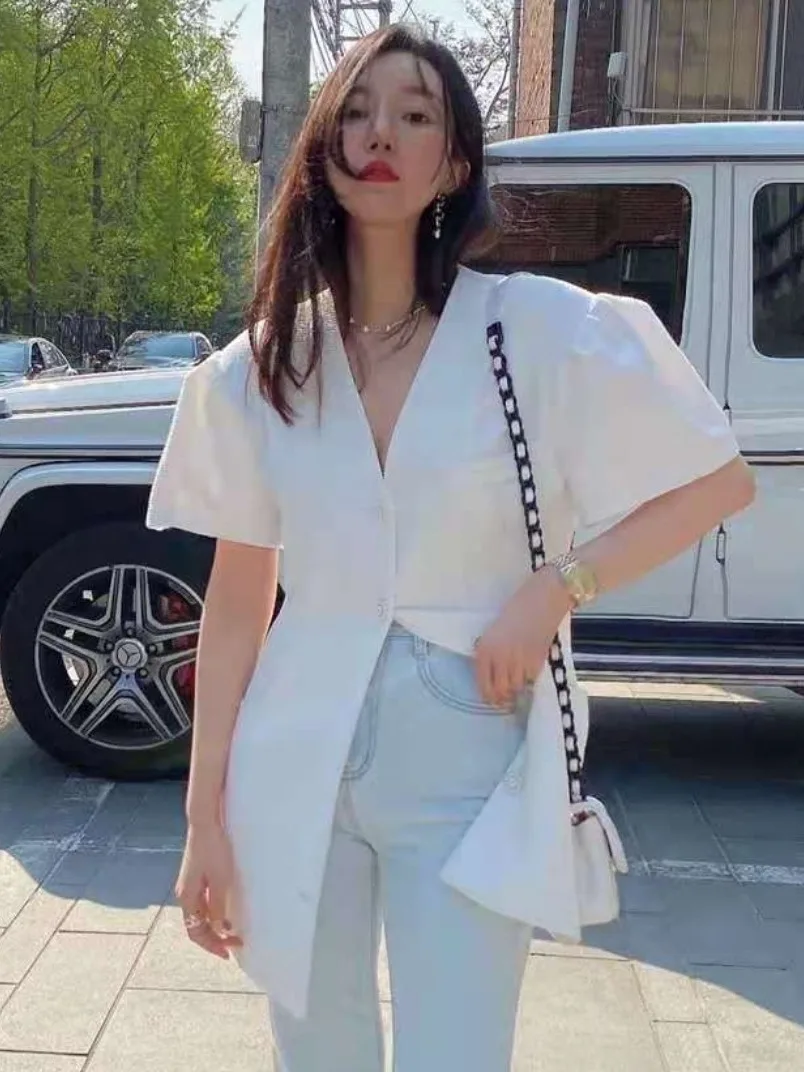 East Gate Small Ins Bubble ort Sve V-Ne Button-Up Thin Outerwear Mid-Length Top for Women Casual Streetwear T-irt
East Gate Small Ins Bubble ort Sve V-Ne Button-Up Thin Outerwear Mid-Length Top for Women Casual Streetwear T-irt