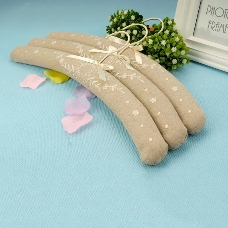 Hangers De Embroidery Women Padded Rack For Colgador Hanger Clothes Adult Top Coat 5pcs/10pcs Ropa Bridal Satin Wedding Dress
Hangers De Embroidery Women Padded Rack For Colgador Hanger Clothes Adult Top Coat 5pcs/10pcs Ropa Bridal Satin Wedding Dress