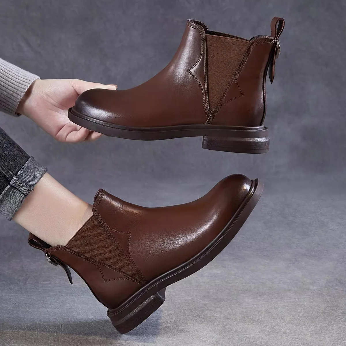 Genuine Leather Chelsea Boots Women's Style Slim Short Boots Retro British Design High Top Booties round Toe Low Heel
Genuine Leather Chelsea Boots Women's Style Slim Short Boots Retro British Design High Top Booties round Toe Low Heel