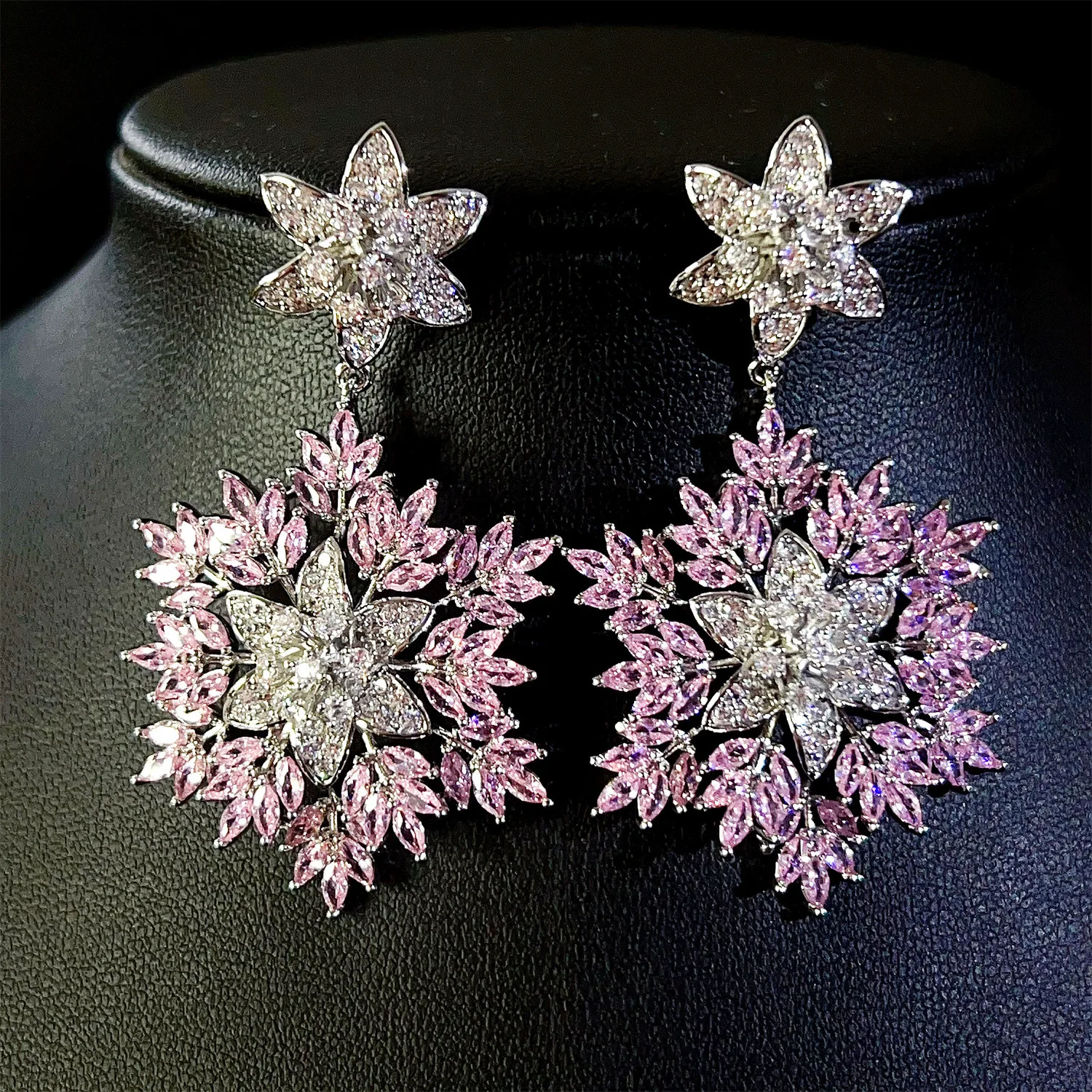 pink snowflake earrings for women luxury jewelry wedding bride pendant earrings dinner party shiny zirconia white flower
pink snowflake earrings for women luxury jewelry wedding bride pendant earrings dinner party shiny zirconia white flower