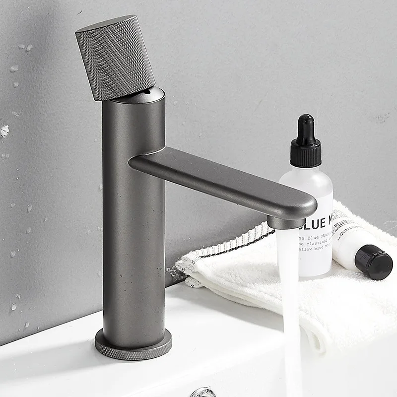 Bathroom Faucet Solid Brass Bathroom Basin Faucets G1/2 PIPES Cold And Hot Water Mixer Sink Tap Deck Mounted Brushed Gold Taps
Bathroom Faucet Solid Brass Bathroom Basin Faucets G1/2 PIPES Cold And Hot Water Mixer Sink Tap Deck Mounted Brushed Gold Taps